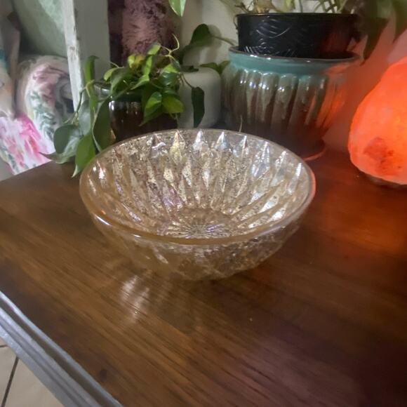 Vintage mercury style decorative silver bowl 8 inches - Picture 2 of 8